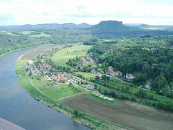 Blick von Bastei auf Elbe und Rathen